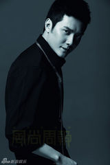 组图：冯绍峰连登三本杂志封面 为《画皮2》卖力宣传