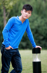 组图：新星代旭写真健康阳光有点萌