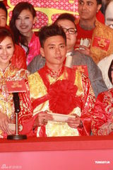 组图：《喜上加囍》首映大胜 曾志伟携群星贺岁