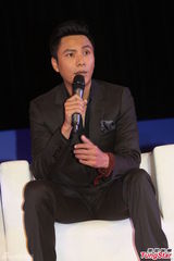 组图：陈坤自称中年人 张靓颖私下爱毒舌