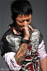 组图：“坏男人”林江国写真 满脸坏笑魅力十足