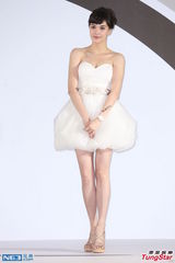 组图：张榕容产后复出 瘦身秀好身材抢奶粉钱