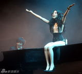 幻灯图集：莫文蔚上海开唱 造型百变动感迷人