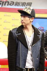 高清组图：SJ-M做客争开微博 玩转网络流行语