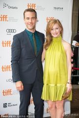 组图：布洛林撑《劳工》首映 温斯莱特深V秀沟