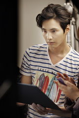 组图：元彬姜素拉写真现场照曝光 男才女貌最佳拍档