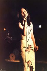 组图：邓丽君气质写真 娇俏少女蜕变巨星