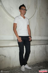 组图：郑元畅初执导演筒 自嘲属神经质型