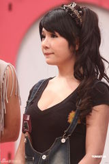 组图：吴宗宪开心过生日赞爱女 避谈高凌风婚变