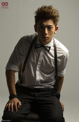 组图：陈翔曝光最新宣传照 优雅中展露成熟