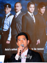 组图：郭富城梁家辉韩国釜山出席《寒战》发布会