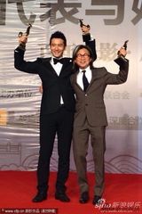 组图：张国立、黄晓明共获金鸡最佳男主角奖