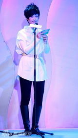 组图：中歌榜提名揭晓 尚雯婕李宇春等上演婚纱秀