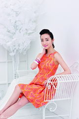 组图：韩雪登杂志封面 显优雅淑女本质