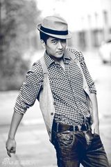 组图：张迪黑白写真曝光 上演格子牛仔炫目诱惑