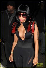 组图：麻辣鸡销魂爆乳半球全露