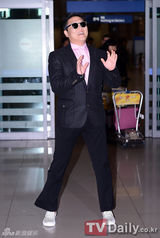 组图：鸟叔PSY结束土耳其演出准备总统就职表演