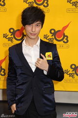 组图：严爵5月底香港开唱 望邀方大同任嘉宾