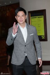 组图：李玟爆乳翘臀性感亮相 刘嘉玲气场强