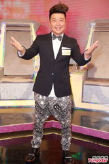 组图：杨诗敏情人节有约 许亦妮信一见钟情