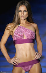 高清组图：帕丽斯-希尔顿巴西时装周上客串走秀