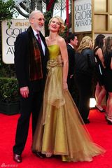 高清组图：詹姆斯-克伦威尔携手米西-派勒亮相红毯