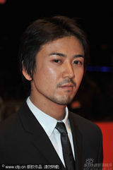 幻灯图集：《毛毛虫》首映 若松孝二携男主角亮相