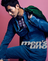 组图：张峻宁缤纷圣诞时装大片 展冬季温暖感