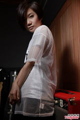 组图：卢凯彤感激黄耀明鼓励 个唱创新视觉效果