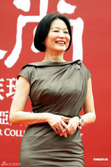 组图：林青霞助阵珠宝展雍容华贵 MaggieQ性感迷人