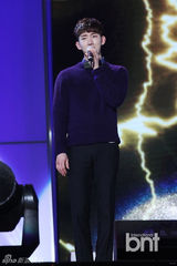 组图：2AM与MBLAQ等唱响炫动韩风演唱会