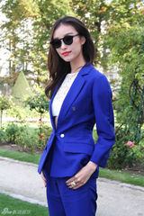 组图：baby修身粉裙露美腿 倪妮宝蓝西装优雅