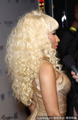 组图：妮基-米纳什亮相赌城跨年大秀性感