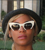 组图：碧昂斯和老公度假 穿比基尼秀火辣身材