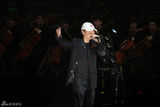 组图：崔健摇滚交响音乐会上演 经典老歌引爆全场