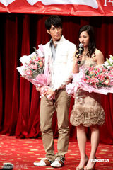 幻灯图：甄子丹捧场《锦衣卫》首映 吴尊徐子珊出席