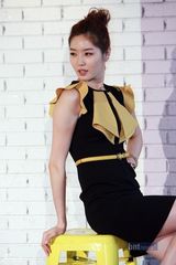 组图：韩女模特金赛纶宣传写真 迷你裙夺人眼球