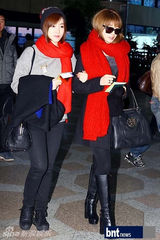 组图：T-ara赴日办粉丝签名会 红装贺圣诞