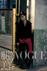 高清：李宇春登VOGUE封面  冷艳形象显高贵气质