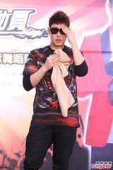 组图：潘玮柏帅气亮相 呼吁大家远离毒品