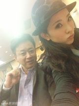 组图：李思思生活照曝光 一改春晚范儿变萌少女