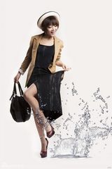 组图：邓家佳公益写真清新自然