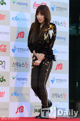 组图：EXO少女时代Sistar等亮相K-pop颁奖礼