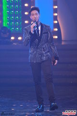 组图：谭咏麟劝祖儿多休养 何韵诗认与女友外游