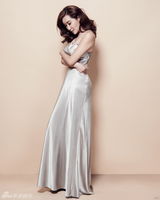 组图：杜若溪时尚写真曝光 轻撩秀发造型妩媚