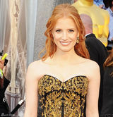 高清组图：奥斯卡红毯杰西卡-查斯坦秀黑金礼服