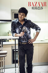 组图：朱雨辰居家写真曝光 自然随性别具魅力