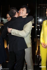 高清组图：刘涛秀白皙香肩 和成龙、F1车手同台