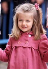 组图：细数全球王室宝宝 王子公主萌照比拼