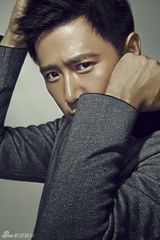 组图：高鑫最新写真曝光 时尚动感尽展风采